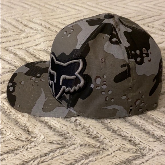 Camouflage Fox hat - Picture 2 of 5